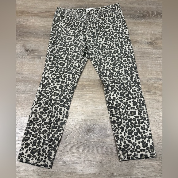 LOFT Denim - Ann Taylor. Loft. Women’s leopard print modern skinny jean. Size 30/10.